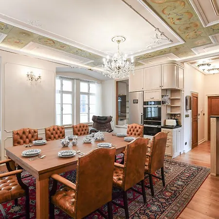 St Giles Sauna And Pool Table Apt Apartment *