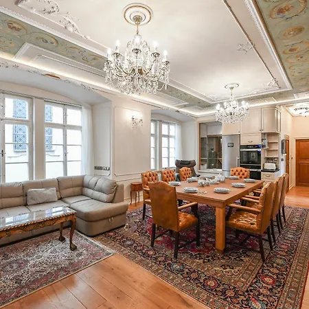 Apartment St Giles Sauna And Pool Table Apt Prague