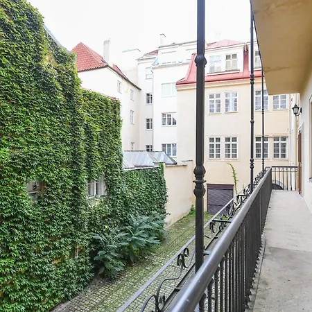 St Giles Sauna And Pool Table Apt * Prague