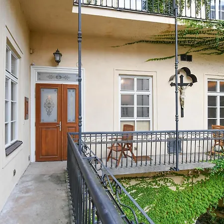 St Giles Sauna And Pool Table Apt Prague