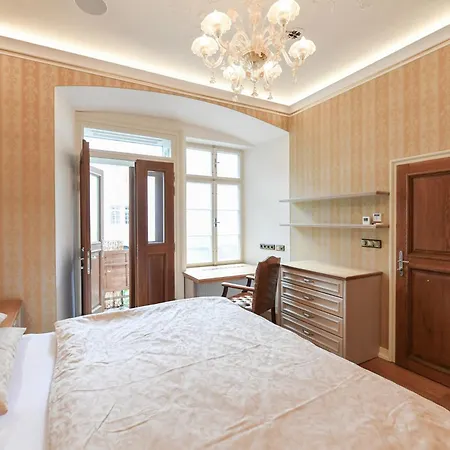 St Giles Sauna And Pool Table Apartamento Praga