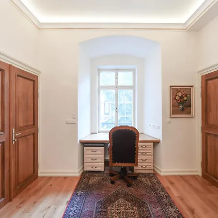 St Giles Sauna And Pool Table Apt * Prague