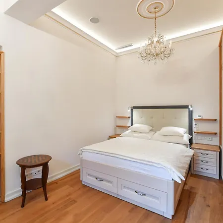 St Giles Sauna And Pool Table Апартаменты